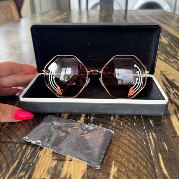 CHLOÉ - Abstract Frame Sunglasses main image 9